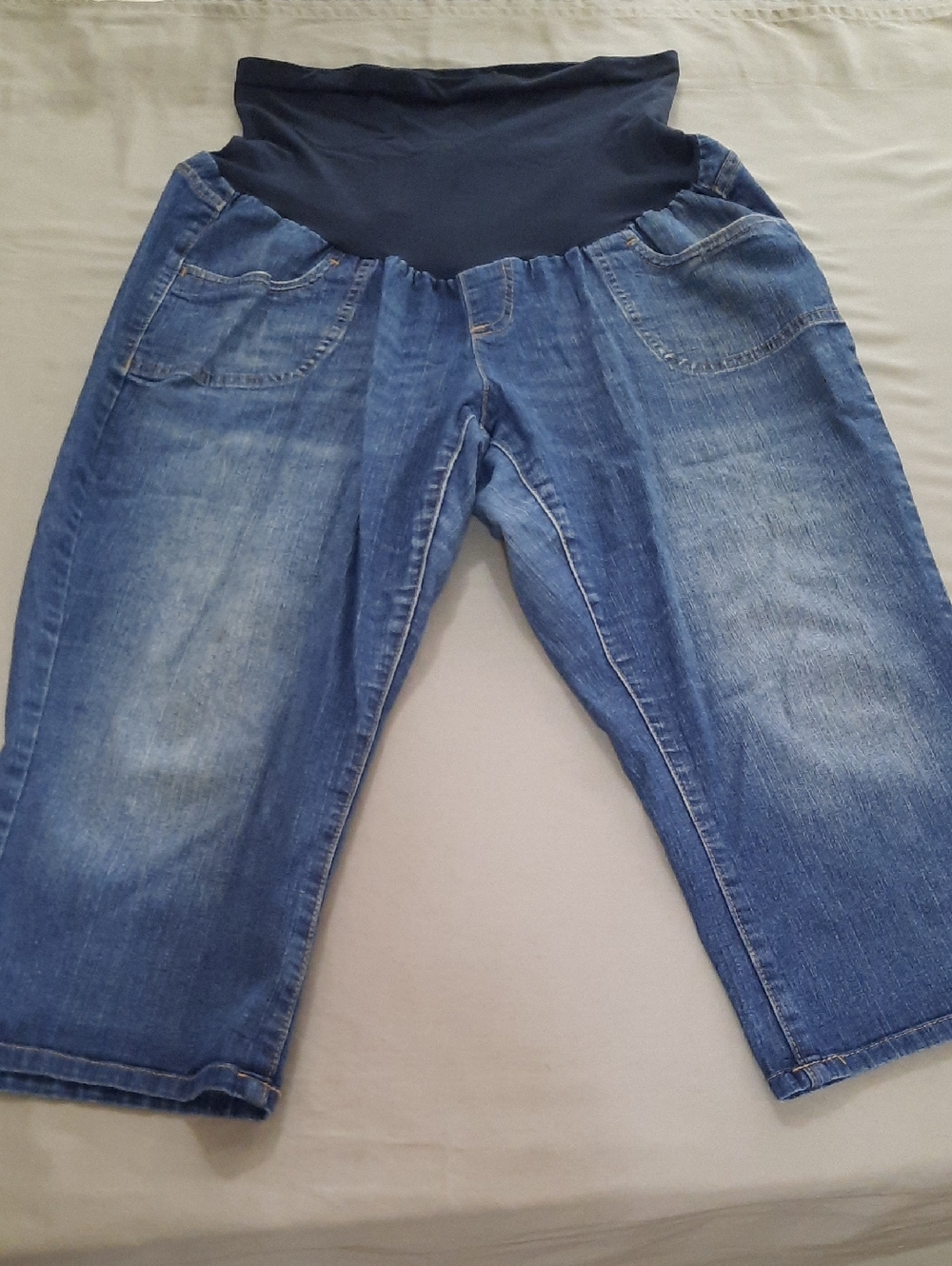 Motherhood's Maternity Blue Denim Capri Jeans with Stretch Waistband - Size XL
